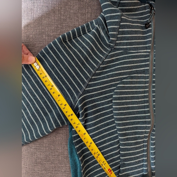 Lululemon Scuba Jacket Green Stripe - Size 4 - Picture 7 of 9